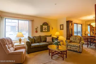 24 Meadow Green Cir, Manalapan Township, NJ 07726 - Photo 8