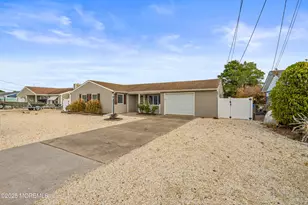 21 Peg Leg Way, Waretown, NJ 08758 - Photo 2