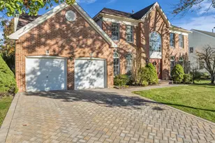 14 Nicklaus Ln, Farmingdale, NJ 07727 - Photo 2