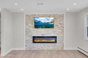 18 Leighton Ct, Toms River Township, NJ 08757 - Photo 2