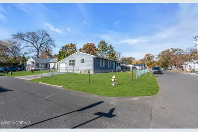 526 Bradley Boulevard, Toms River Township, NJ 08753 - Photo 4