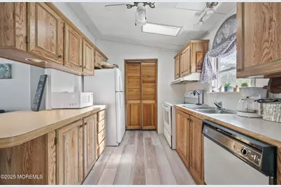 211 Holly Court, Whiting, NJ 08759 - Photo 6