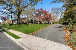 5 Karen Ct, West Long Branch, NJ 07764 - Photo 2