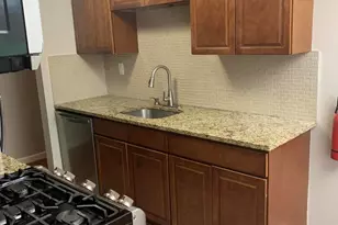 32 Manchester Ct, Freehold, NJ 07728 - Photo 4