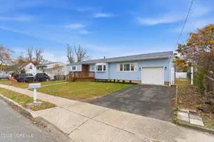 975 Hunt Dr, Toms River Township, NJ 08753 - Photo 2