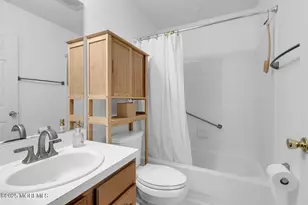 53 Farnworth Close, Freehold, NJ 07728 - Photo 16