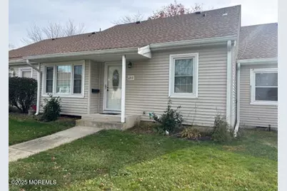 120 Muhlen Platz #D, Freehold, NJ 07728 - Photo 2