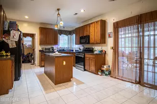 102 Erin Dr, Jackson, NJ 08527 - Photo 4