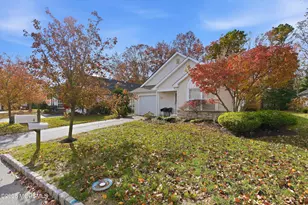 4 Schoolhouse Ln, Lakewood, NJ 08701 - Photo 2
