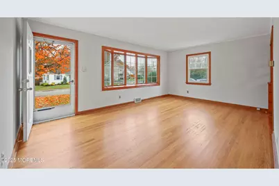 26 Edgewater Drive, Matawan, NJ 07747 - Photo 8