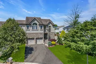 118 Pelican Court, Marlboro Township, NJ 07746 - Photo 4