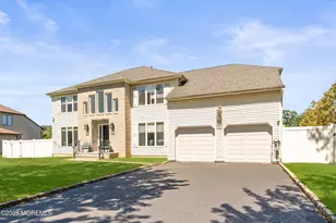 24 Valley Forge Rd, Eatontown, NJ 07724 - Photo 2