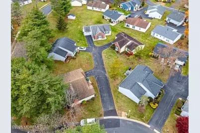 1 Linton Close, Freehold, NJ 07728 - Photo 4