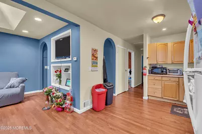 28 Lockwood Avenue, Freehold, NJ 07728 - Photo 4