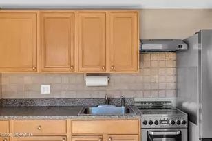 17 Leroy Pl, Red Bank, NJ 07701 - Photo 10