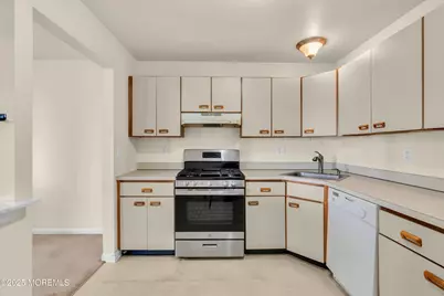 706 Zlotkin Circle #2, Freehold, NJ 07728 - Photo 6