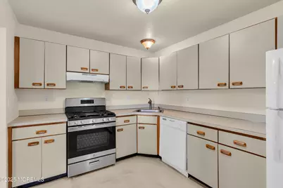 706 Zlotkin Circle #2, Freehold, NJ 07728 - Photo 8