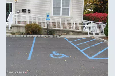 100 Lakeview Drive #1A, Monroe Township, NJ 08831 - Photo 2