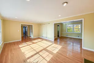 35 Woodland Dr, Middletown, NJ 07748 - Photo 12