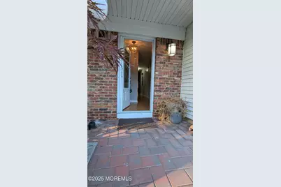 53 Thorne Lane, Matawan, NJ 07747 - Photo 2