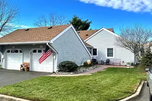 56 Largo San Nicola, Freehold, NJ 07728 - Photo 4