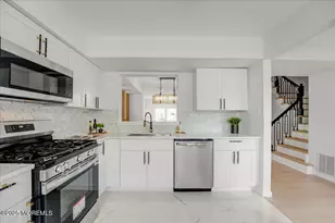 34 Portland Pl, Morganville, NJ 07751 - Photo 4