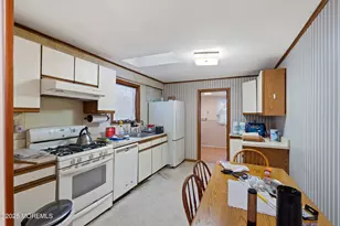 21 Bay View Dr, Brick, NJ 08723 - Photo 12