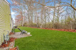 35 Ivy Ridge Close, Freehold, NJ 07728 - Photo 16