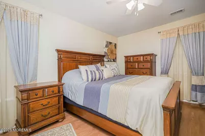 35 Ivy Ridge Close, Freehold, NJ 07728 - Photo 12