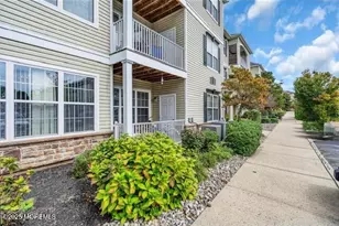 211 Mill Pond Wy, Eatontown, NJ 07724 - Photo 2