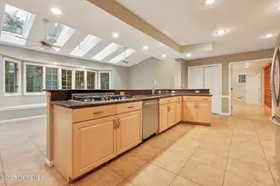 8 Aspen Ct, Holmdel, NJ 07733 - Photo 12