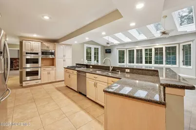 8 Aspen Court, Holmdel, NJ 07733 - Photo 10