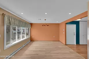 588A Lake Point Dr, Lakewood, NJ 08701 - Photo 12