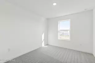 18 Butternut Dr, Winslow, NJ 08095 - Photo 2