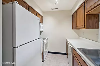 4914 Ravens Crest Drive #4914, Plainsboro Township, NJ 08536 - Photo 14