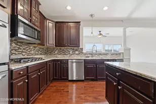 27 Pate Dr, Middletown, NJ 07748 - Photo 8