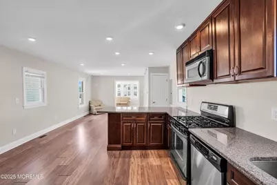 113 W Roberts Avenue, Wildwood, NJ 08260 - Photo 12