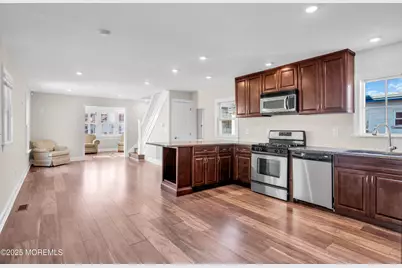 113 W Roberts Avenue, Wildwood, NJ 08260 - Photo 8