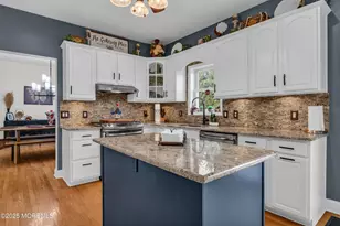 19 Maryann Pl, Toms River Township, NJ 08753 - Photo 10