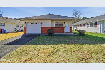 31 Charlotteville Drive S, Toms River Township, NJ 08757 - Photo 2