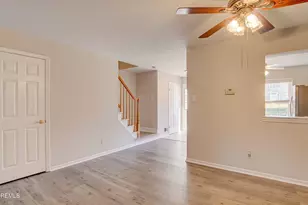 27 Haverford Ct, Freehold, NJ 07728 - Photo 12