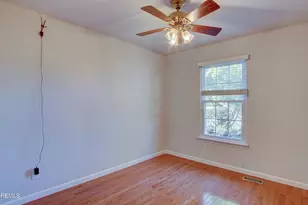 27 Haverford Ct, Freehold, NJ 07728 - Photo 32