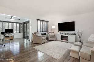 126 Manchester Ct, Red Bank, NJ 07701 - Photo 4