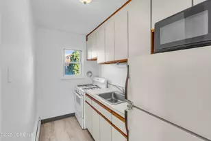 49 Laurel Pl, Eatontown, NJ 07724 - Photo 6