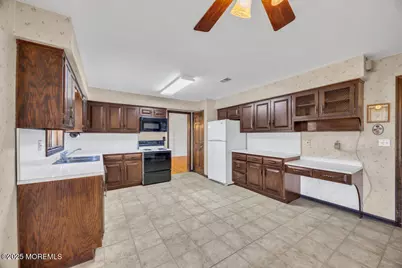 185 Ballantine Road, Middletown, NJ 07748 - Photo 20