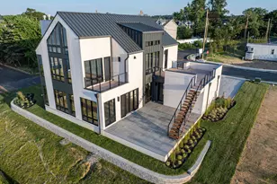 4 Brant Dr, Atlantic Highlands, NJ 07716 - Photo 2