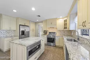 22 Denise Ct, Manalapan Township, NJ 07726 - Photo 16