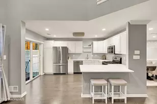 25 Sunningdale Cir, Manalapan Township, NJ 07726 - Photo 20