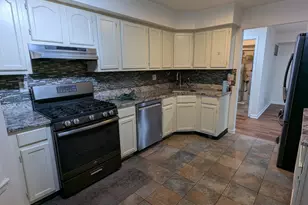 110 Biscayne Ct, Princeton Junction, NJ 08550 - Photo 4