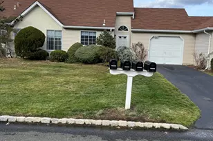 572B Nutley Dr, Monroe Township, NJ 08831 - Photo 1